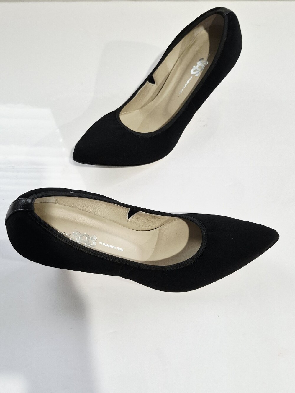 SAS Gia Black Pointed Toe, Kitten Heels  Women’s Black Suede Pumps SIZE 8.5